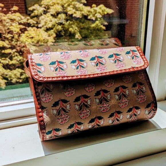 Vintage-style Handcrafted Cotton & Leather Handcrafted Sling/Shoulder Bag NEW - Picture 2 of 3